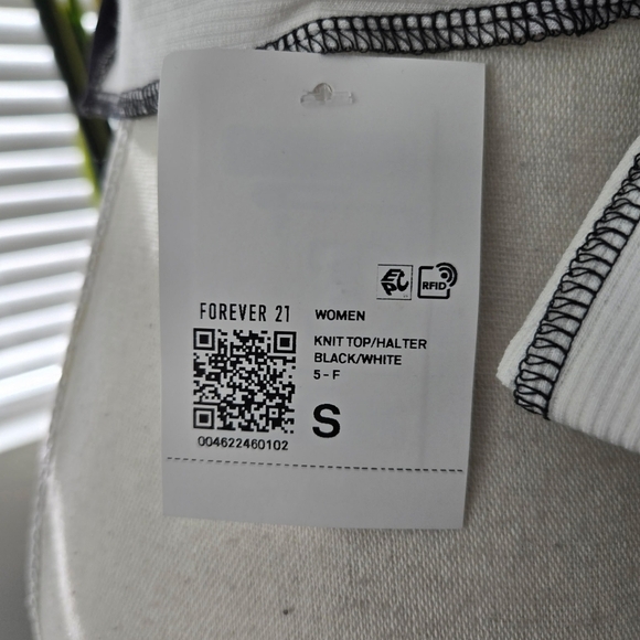Forever 21 Colorblock Cropped Halter Top. Size Small. New.A ribbed knit crop t - Picture 8 of 8